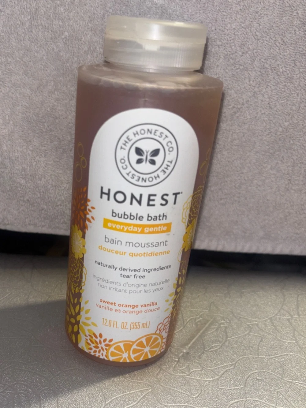 The Honest Company Sweet Orange Vanilla Bubble Bath - Orange & White Bottle